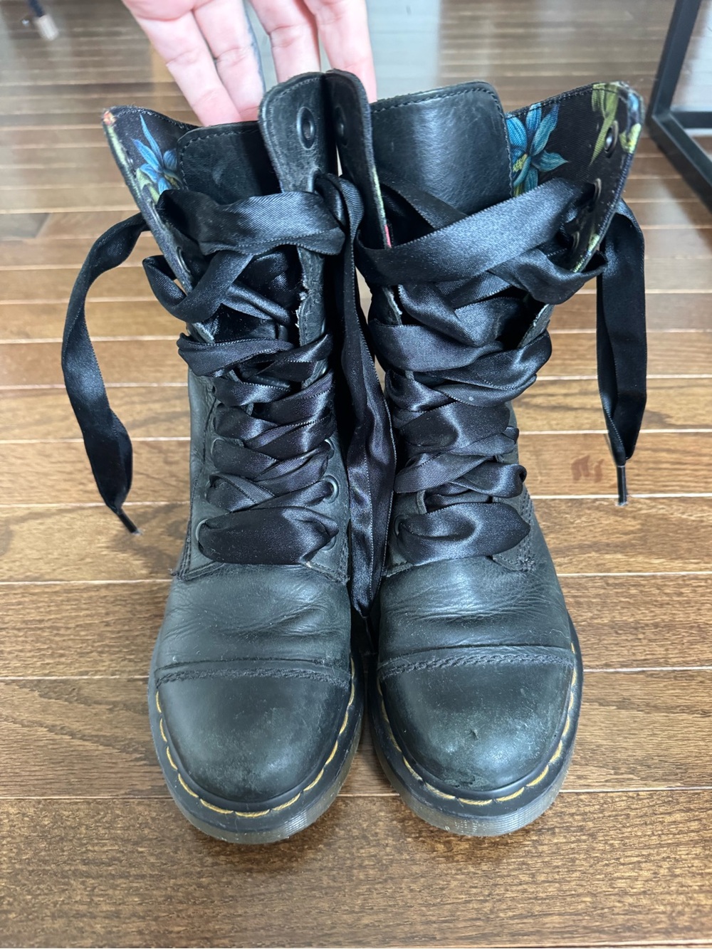 Dr. Martens Amilita Tropical Triumph 1914 boots size US 5